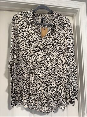 Knot Sisters Leopard Print Button-Up Blouse - Cream/Black Size M NWT
